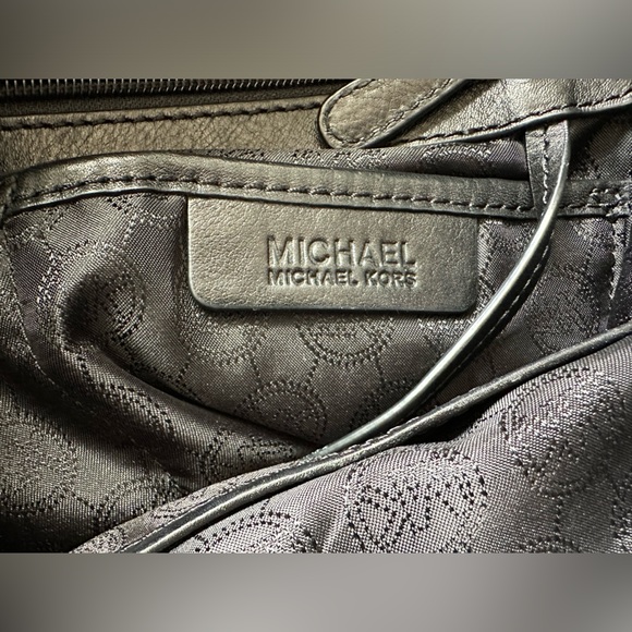 Michael Kors Frankie Signature Leather Drawstring Woven Chain Bucket Bag Purse - Picture 9 of 11